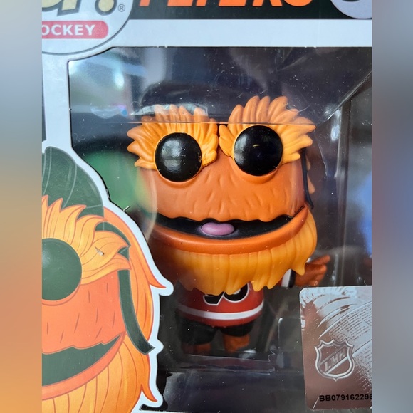 Funko POP! Hockey Mascot Gritty, Philadelphia Flyers - Picture 2 of 7
